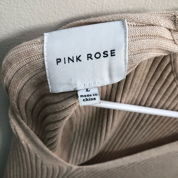 Elegant Beige Ribbed Knit Dress - Picture 3 of 3